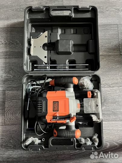 Фрезер Black decker KW1200E