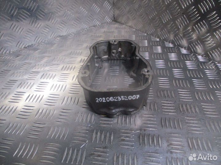 Проставка клапанной крышки Scania 1779107