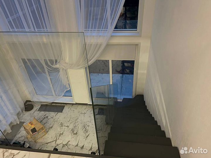 Лестница на двухкосоурном J-профиле на второй этаж