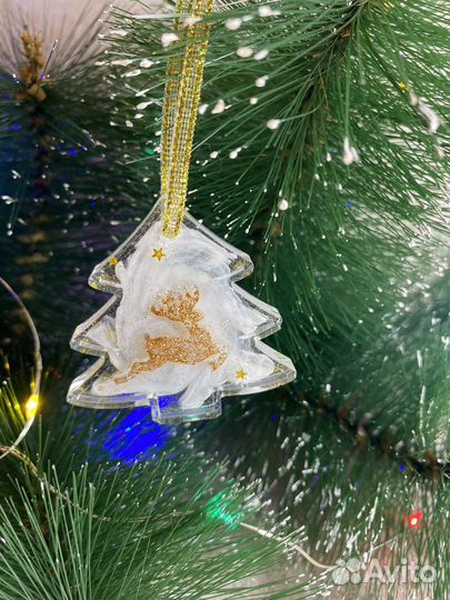 Новогодние елочные игрушки