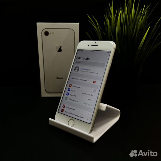 iPhone 8, 64 ГБ