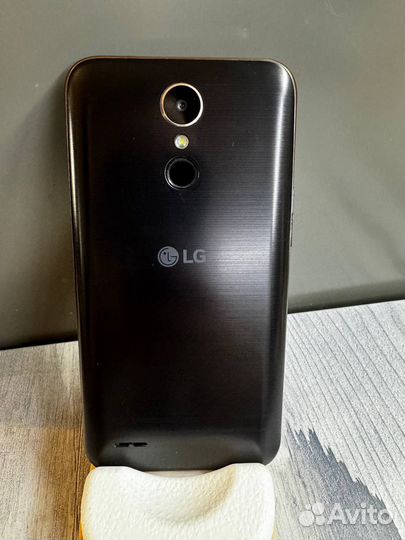 LG K10 (2017) M250, 2/16 ГБ