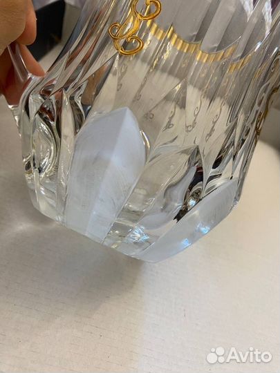 Кувшин и стаканы