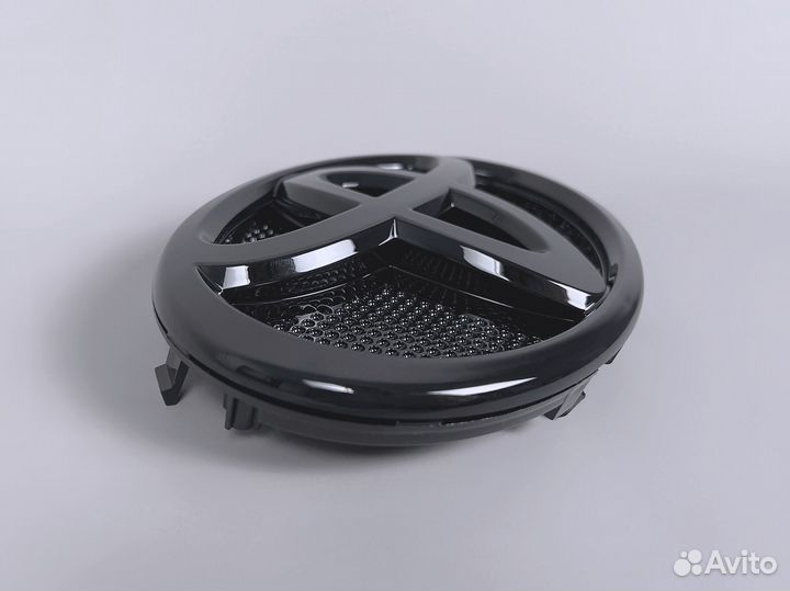 Эмблема в решетку Toyota Land Cruiser 200 с16г