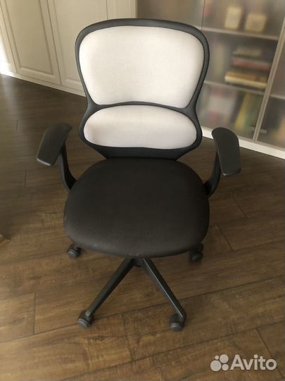 Компьютерное кресло