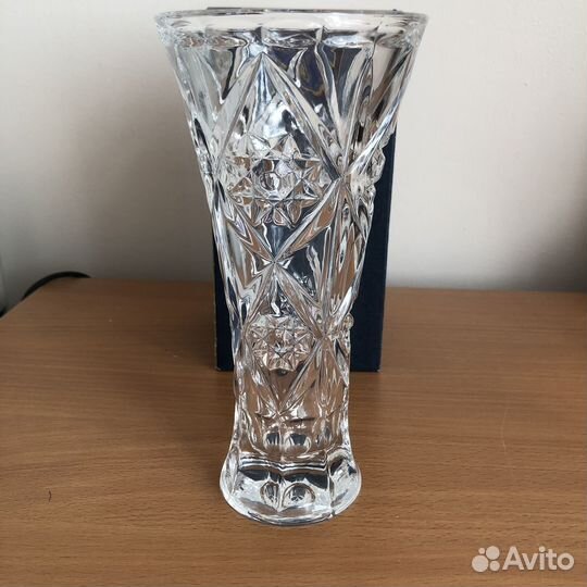 Хрустальная ваза