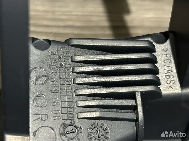 Крышка омывателя фары правая Mercedes GLK