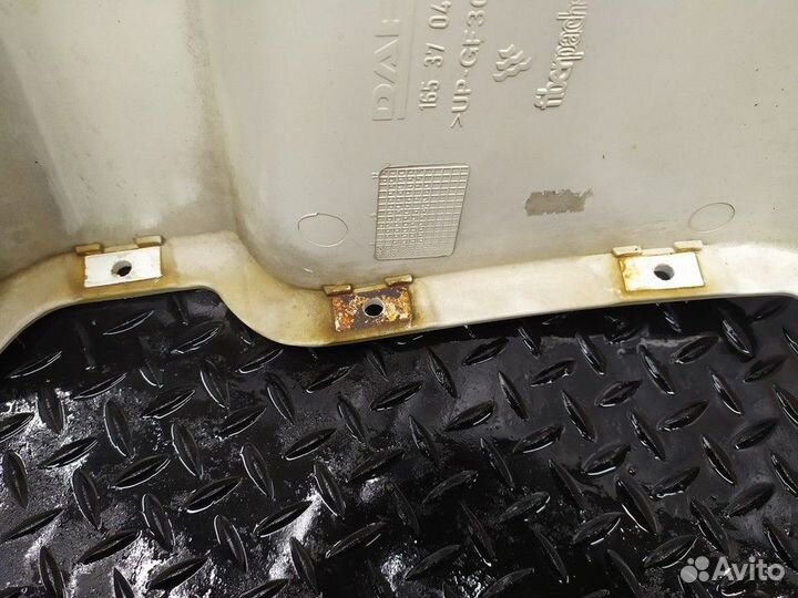 1653704 Спойлер кабины верхний правый Daf XF105