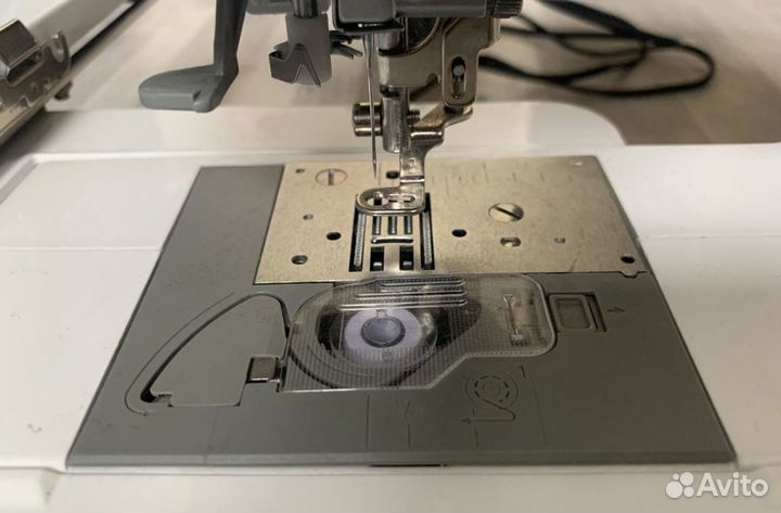 Швейно-вышивальная машина Effektiv Unica 1500s