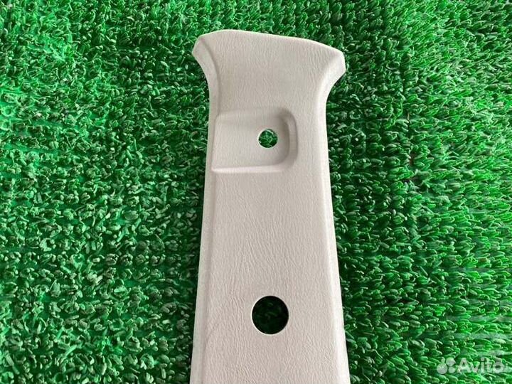 Обшивка стойки лев. Toyota Land cruiser