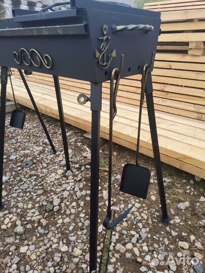 Мангал с подказанником на 10 шампуров