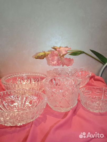 Много хрусталя