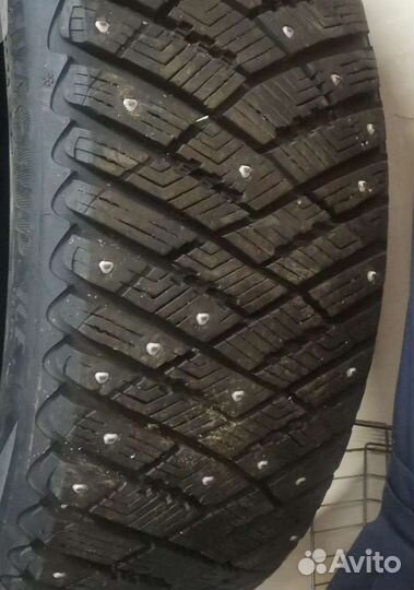 Goodyear UltraGrip 195/50 R16