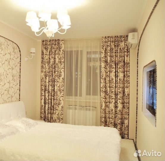 Штора 260х50см, Белый с коричневым вензелем