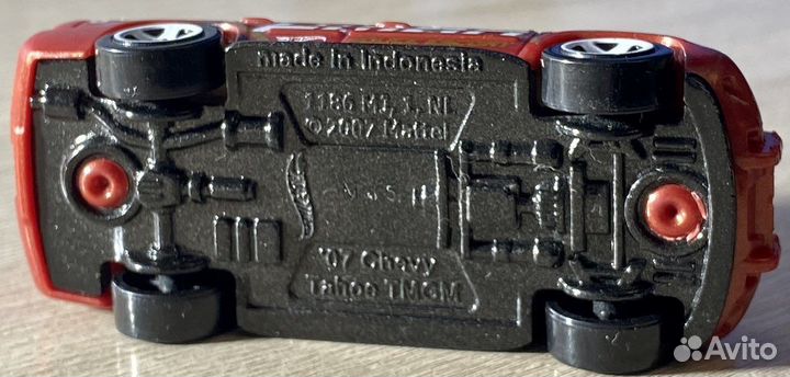 Коллекционная машинка Hot Wheels 07 Chevy Tahoe