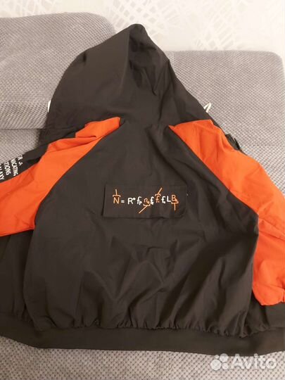 Ветровка для девочки