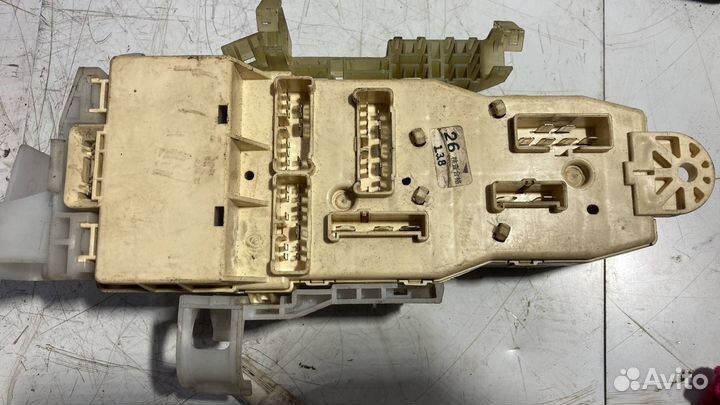 Блок предохранителей Mazda 626 GD 1989