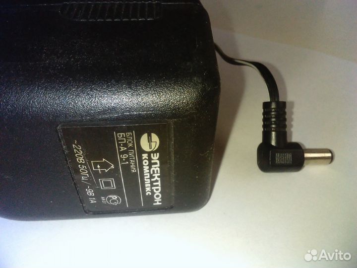 Блок питания 9В 1A