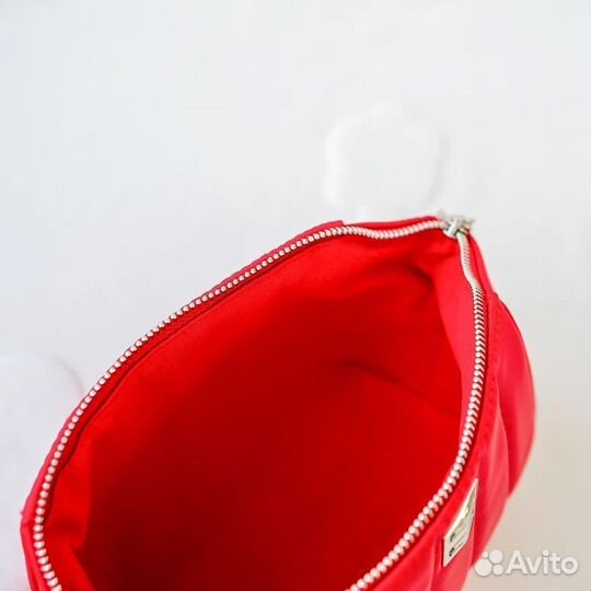 Косметичка givenchy красная