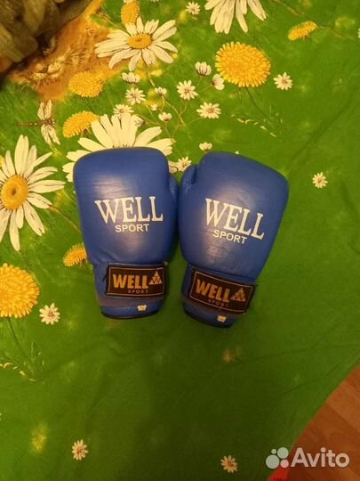 Боксерские перчатки