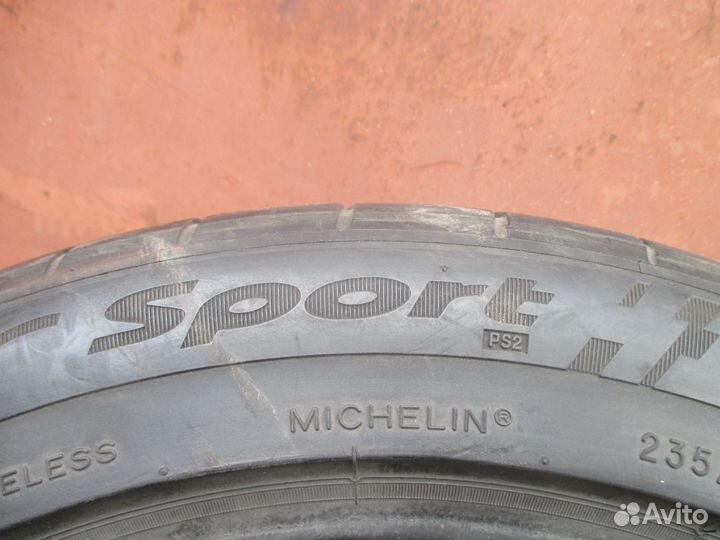 Michelin Pilot Sport PS2 235/45 R17 94Y