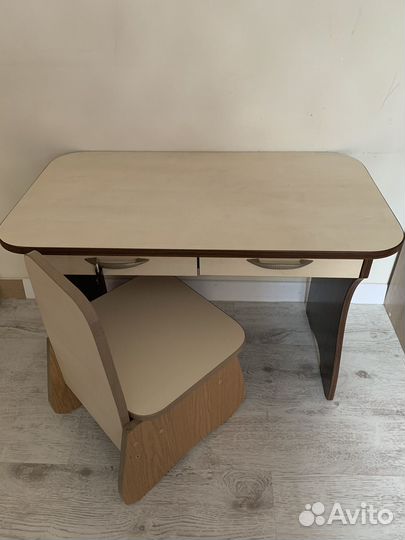 Детский стол парта