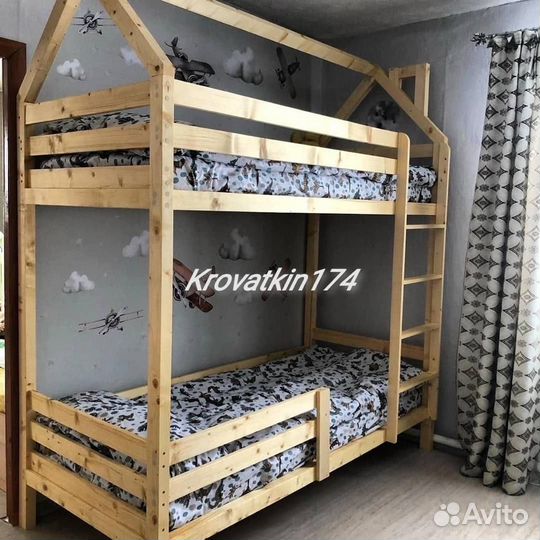 Кровать двухьярусная 