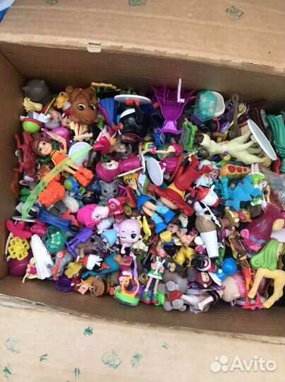 Фигурки из киндера различные (вся коробка)