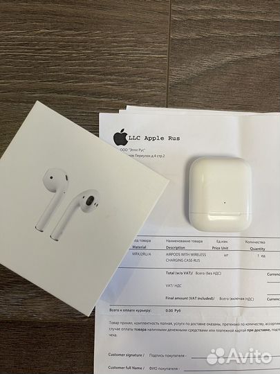 Apple Airpods 2 with wireless charging case