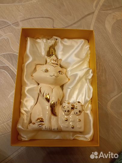 Дозатор для моющего средства с местом для губки