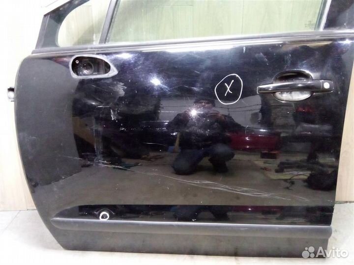 Молдинг передней левой двери от Peugeot 3008 2010
