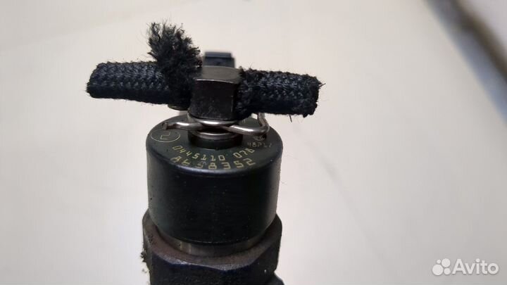 Форсунка топливная Volvo XC90, 2004