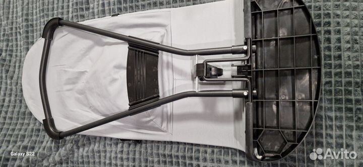 Шезлонг для новорожденных