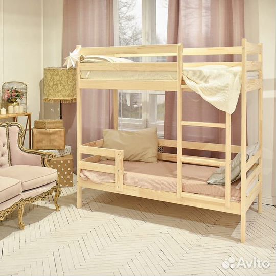 Двухъярусная кровать из массива