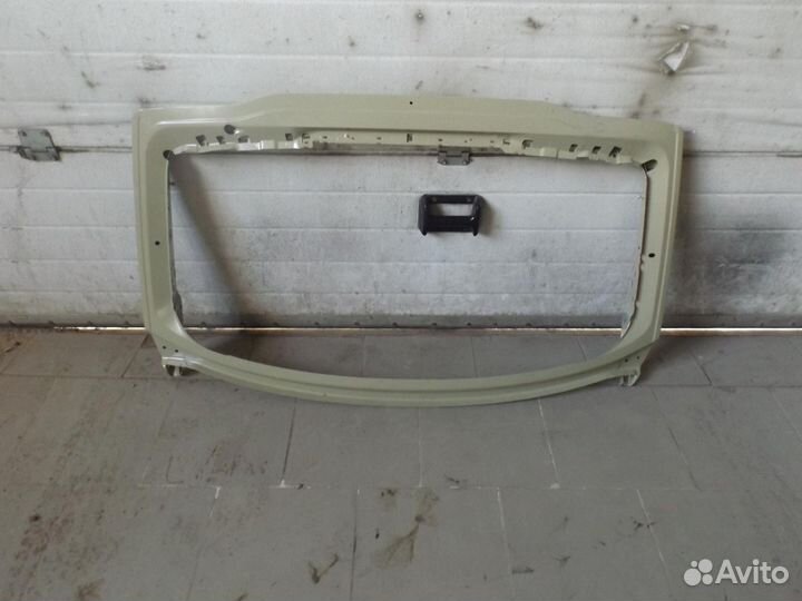 Шкода Суперб крышка багажника верхняя часть