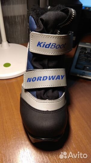 Продаю детские ботинки для беговых лыж