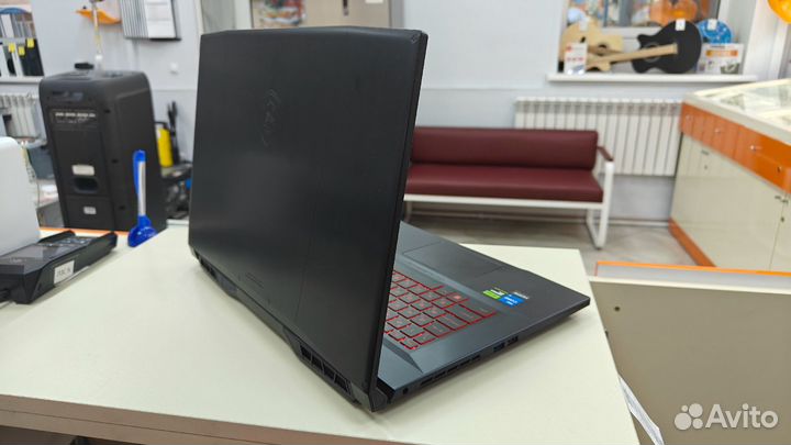 Игровой ноутбук msi 17