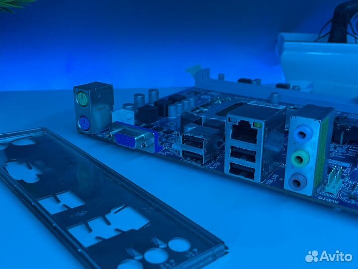 Материнская плата 1155 h61