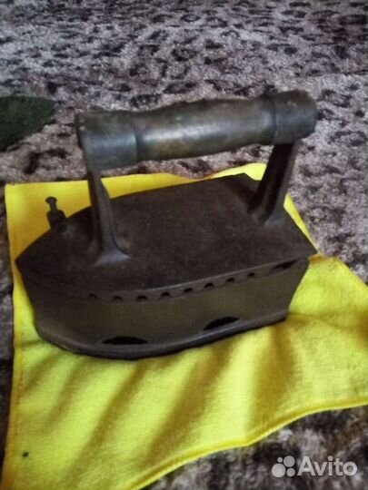 Антикварный утюг