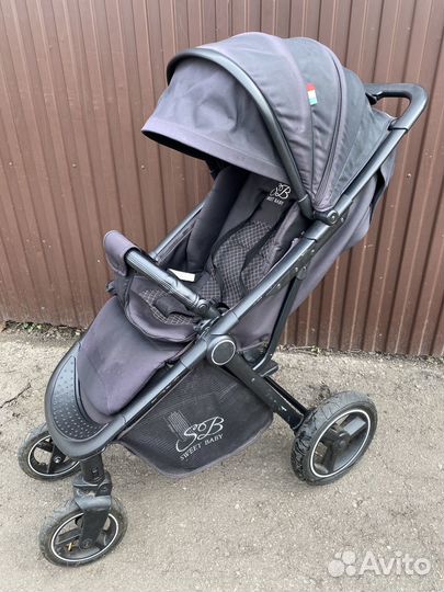 Прогулочная коляска с надувными колесами