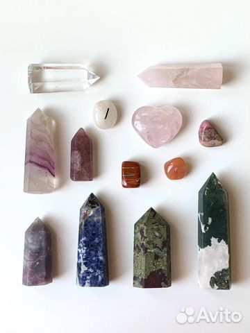 Полка для камней и минералов