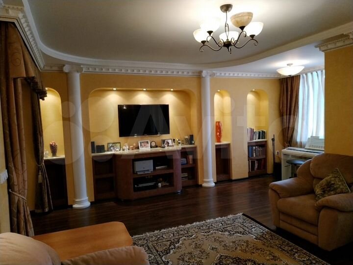 3-к. квартира, 118 м², 1/8 эт.