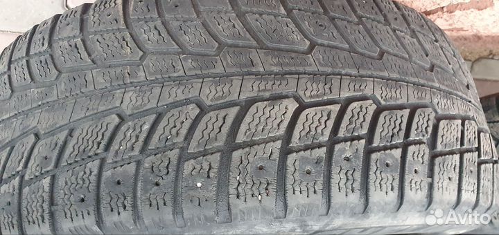 Michelin X-Ice North 215/65 R16