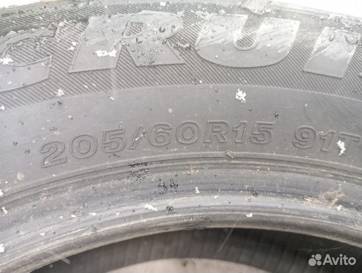 Bridgestone Ice Cruiser 5000 205/60 R15 и 205/60 R15