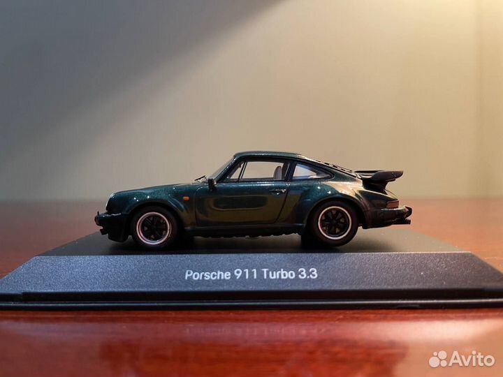Porsche 911 turbo 3.3 1:43 (Spark)