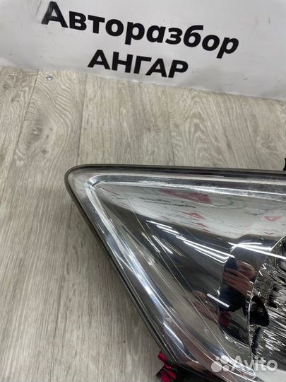 Фара правая Toyota Auris ZRE151 1zrfe 2008