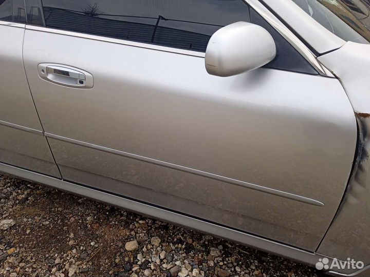 Дверь передняя правая Ниссан Скайлайн v35