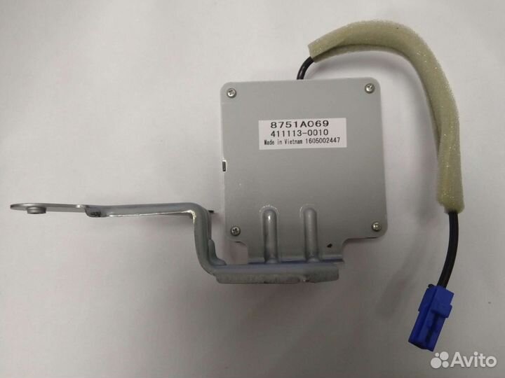 Mitsubishi L200 2015+ Антенна GPS новая