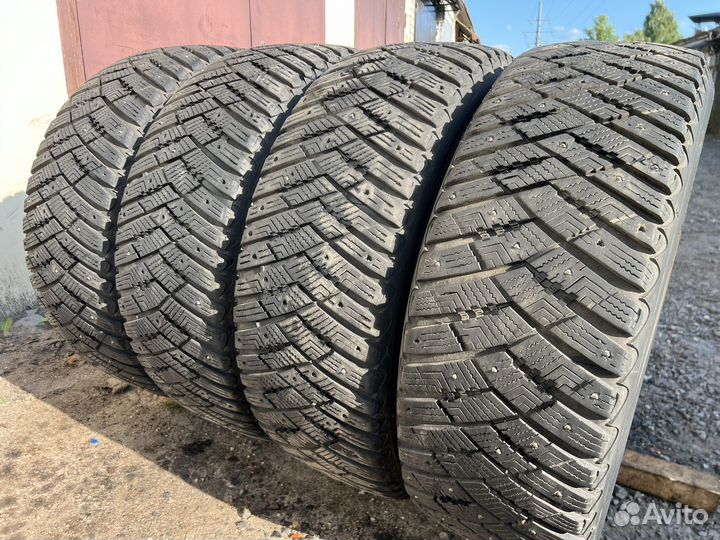Goodyear UltraGrip Ice Arctic SUV 235/55 R19 105T