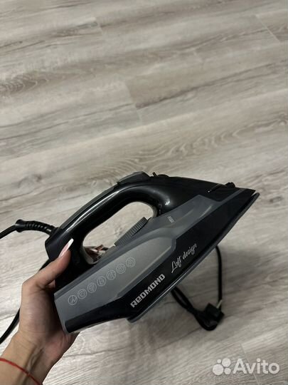 Утюг redmond